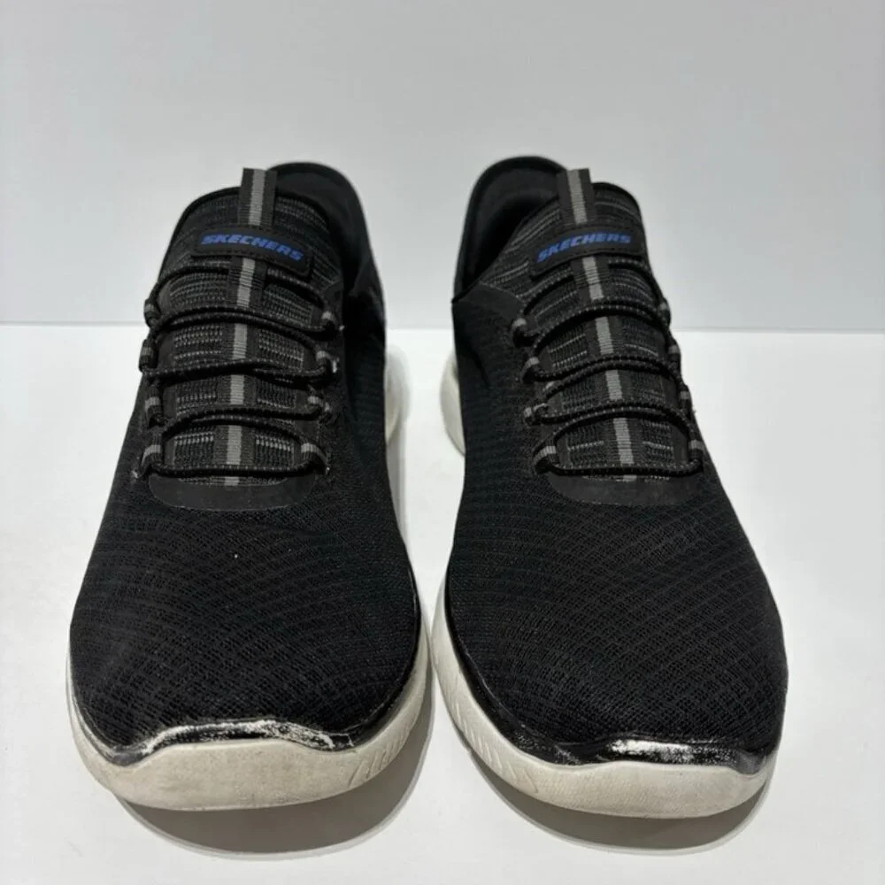 Skechers men’s hands